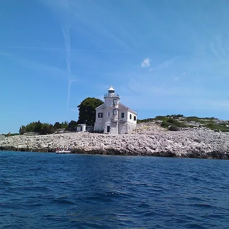 Lighthouse Prisnjak Apartment Murter