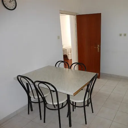 Lighthouse Prisnjak Apartment Murter